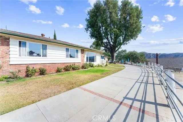 Single-family house For Sale in 7741, East Santiago Canyon Road, Orange, California