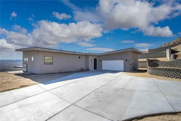 Single-family house For Sale in Yucca Valley, California