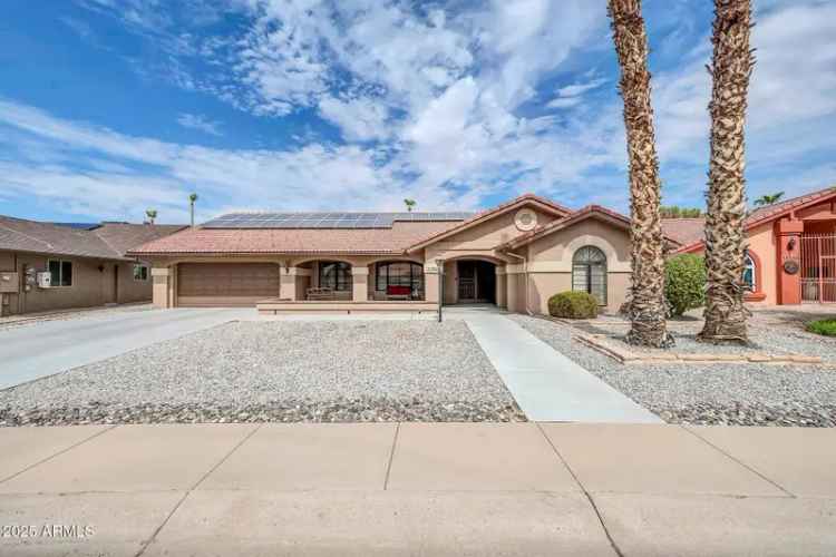 Single-family house For Sale in 18822, North Grandview Drive, Sun City West, Arizona