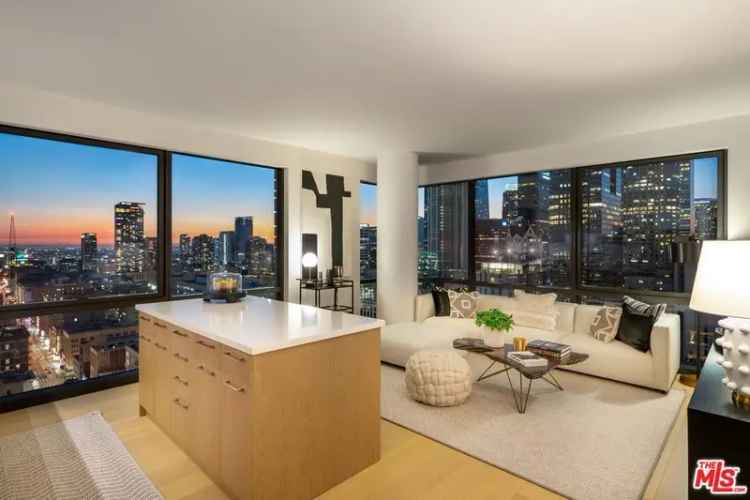 Condo For Sale in 400, South Broadway, Los Angeles, California