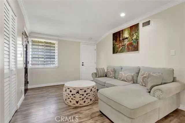 Single-family house For Sale in Los Angeles, California