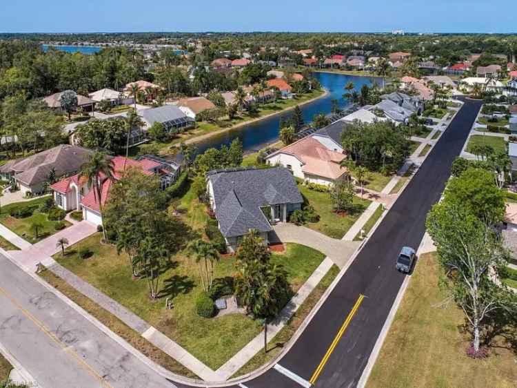 Single-family house For Sale in 5192, Lochwood Court, East Naples, Florida