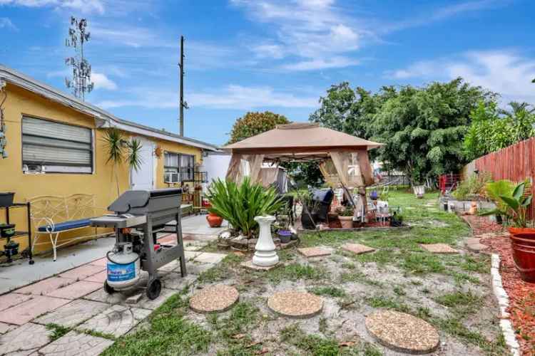 Single-family house For Sale in Pompano Beach, Florida