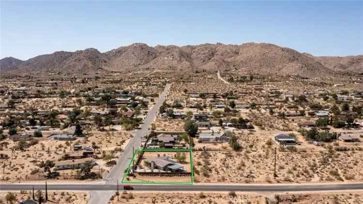 Single-family house For Sale in 7320, Sherwood Road, Joshua Tree, California