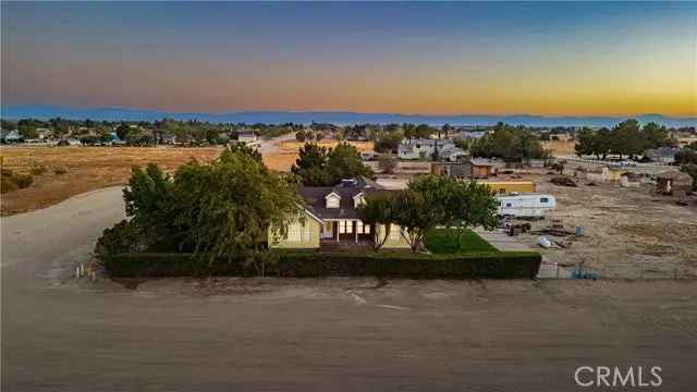 Single-family house For Sale in Rosamond, California