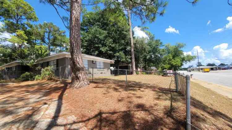 Multi-family house For Sale in 1155, Gillionville Road, Albany, Georgia