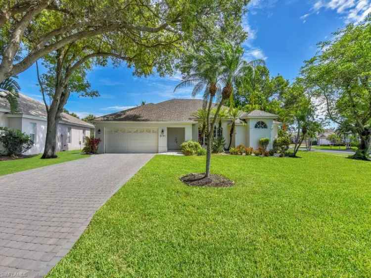 Single-family house For Sale in 5191, Sunbury Court, East Naples, Florida