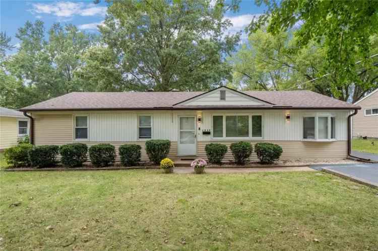 Single-family house For Sale in 1703, Foster Drive, Belleville, Illinois