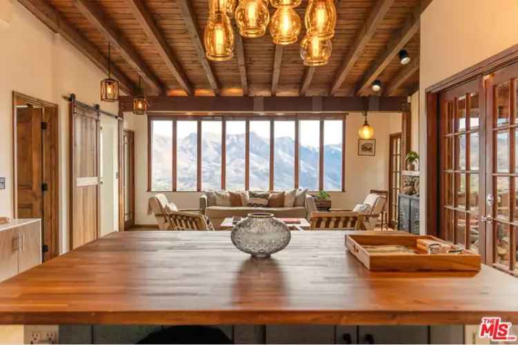 Single-family house For Sale in 19963, Observation Drive, Topanga, California