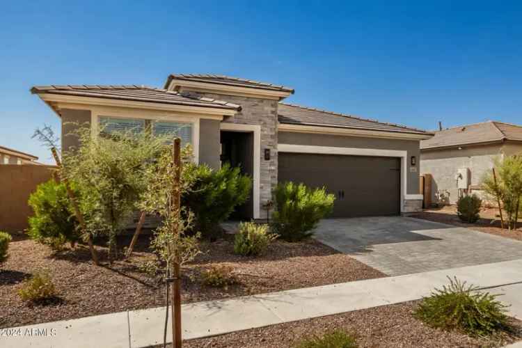 Single-family house For Sale in 17657, West Buckhorn Trail, Surprise, Arizona