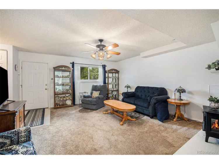 Single-family house For Sale in 1282, South Troy Street, Aurora, Colorado