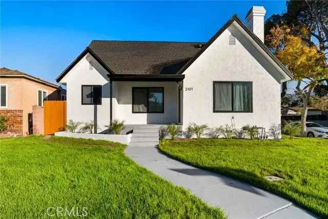 Single-family house For Sale in Burbank, California