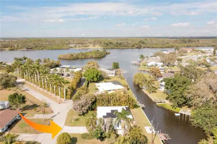 House For Sale in 2220, Violet Drive, Fort Myers Shores, Florida