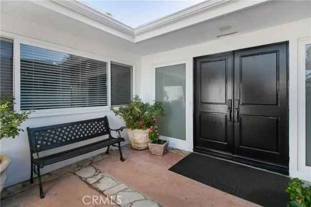 Single-family house For Sale in 6200, Capistrano Avenue, Los Angeles, California