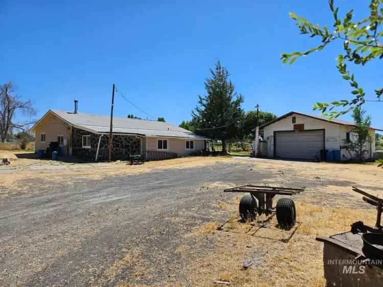 Single-family house For Sale in 4067, North 3300 East, Idaho