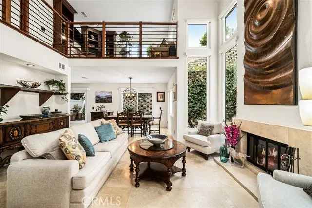 Single-family house For Sale in 48, La Costa Court, Laguna Beach, California