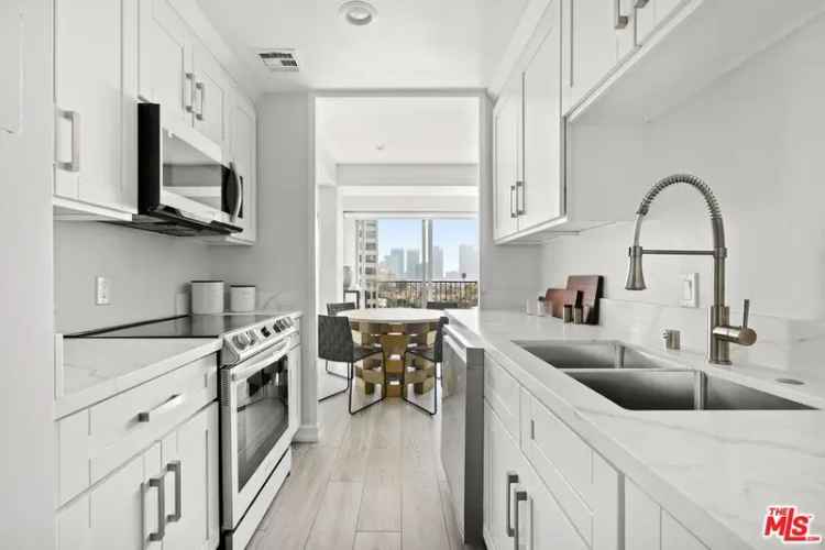 Condo For Sale in 10501, Wilshire Boulevard, Los Angeles, California