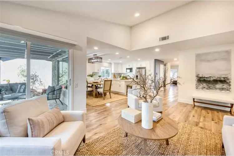 Single-family house For Sale in 27665, Via Granados, Mission Viejo, California