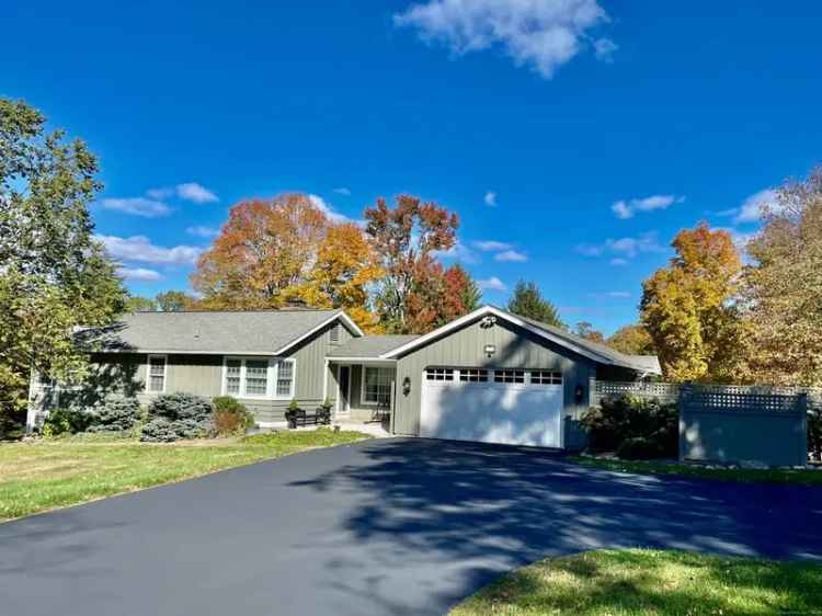 Single-family house For Sale in 18, Goodsell Hill Road, Redding, Connecticut