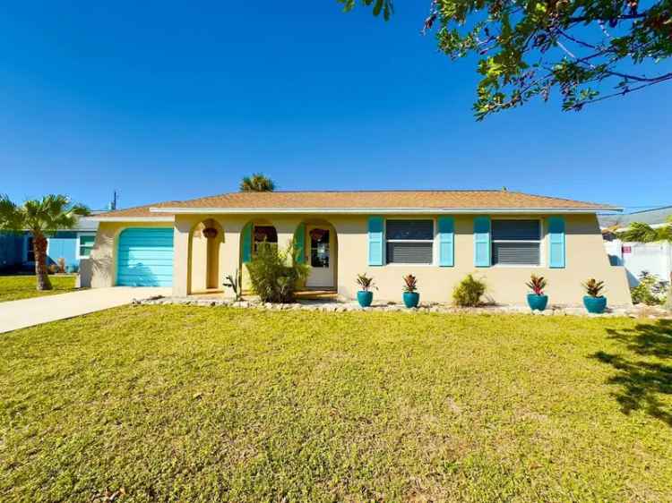 Single-family house For Sale in 1063, Elaine Street, Venice, Florida