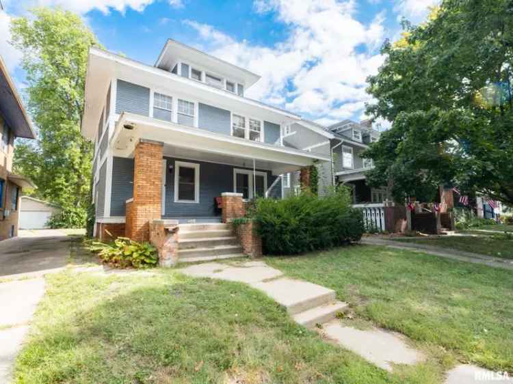 Multi-family house For Sale in 1206, North Elmwood Avenue, Peoria, Illinois