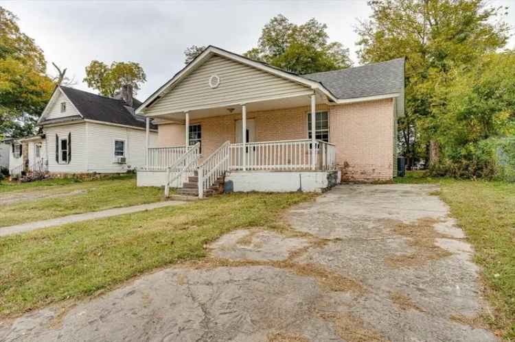 Single-family house For Sale in Dalton, Georgia