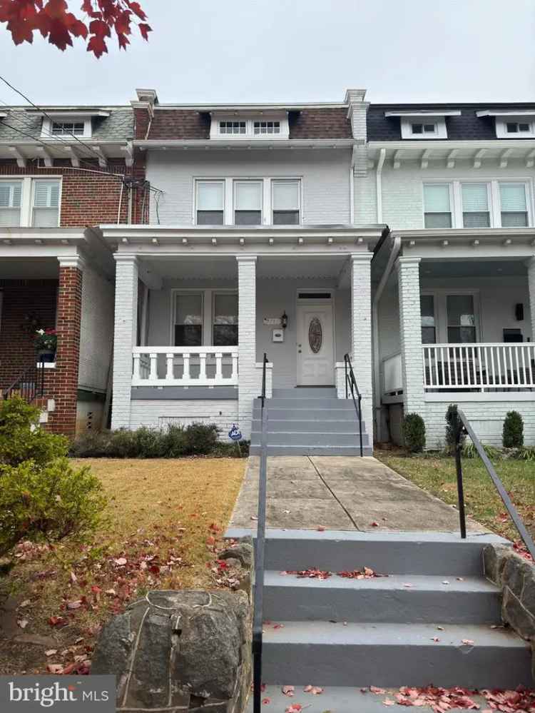 House For Sale in 5741, 13th Street Northwest, Washington, District of Columbia