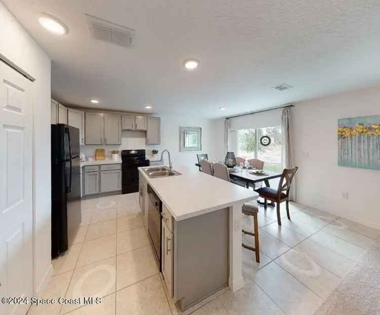 Single-family house For Sale in 240, Gertrude Avenue Southwest, Palm Bay, Florida