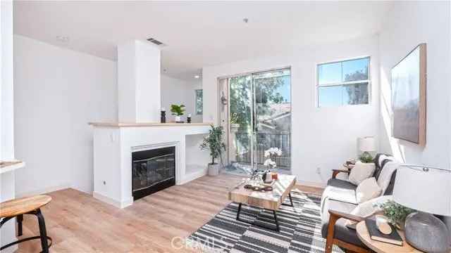 Single-family house For Sale in 357, North Draft Way, Placentia, California