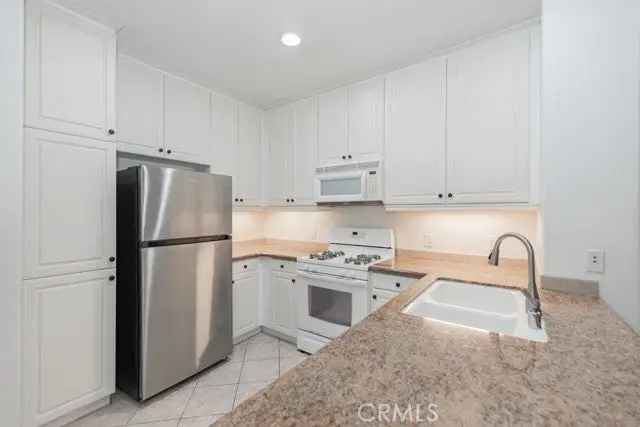 Condo For Sale in 3242, Watermarke Place, Irvine, California