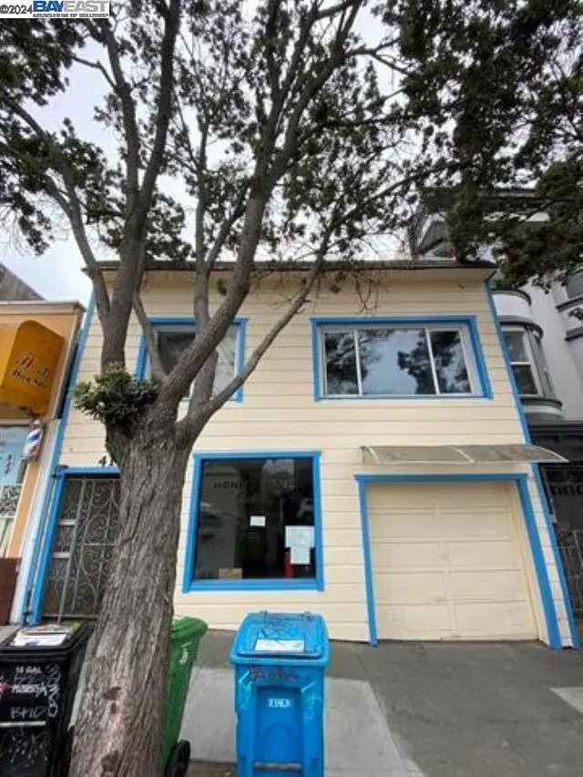 Single-family house For Sale in 4117, Judah Street, San Francisco, California