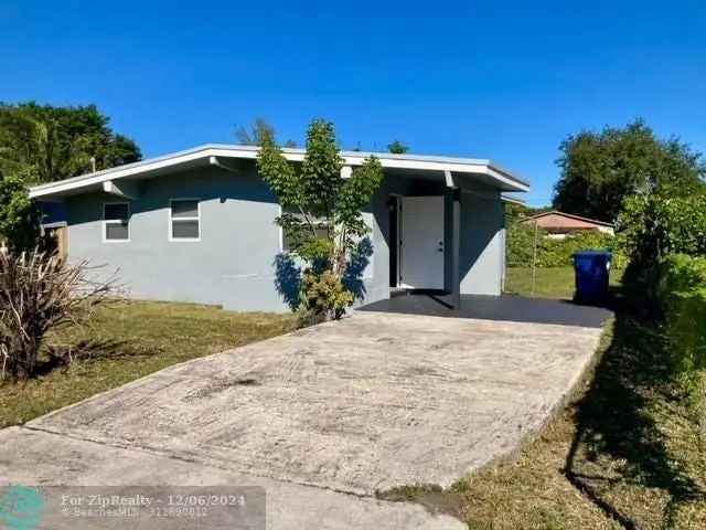 Single-family house For Sale in 3041, Northwest 66th Street, Hialeah, Florida