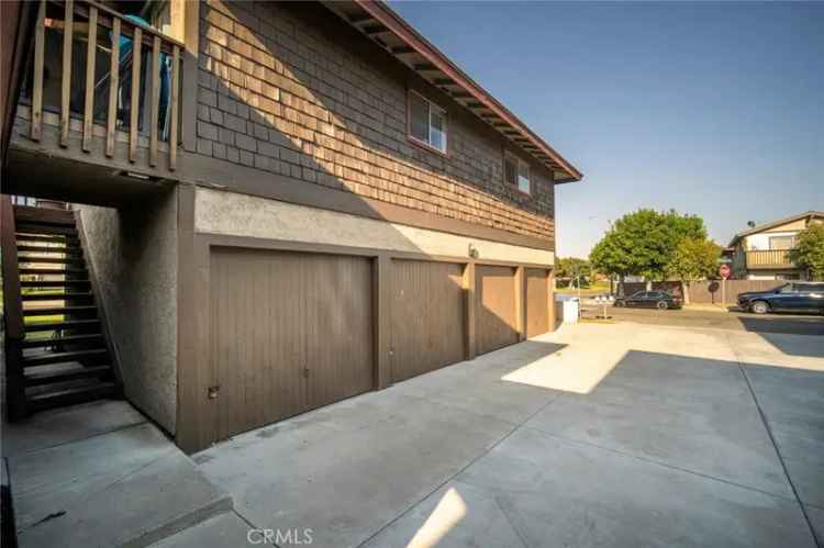 Multi-family house For Sale in 3049, Jeffrey Drive, Costa Mesa, California