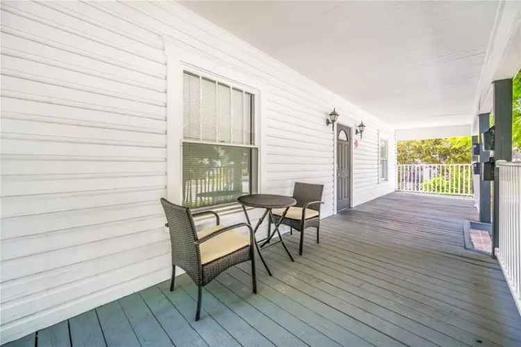 Multi-family house For Sale in 324, 7th Street South, Saint Petersburg, Florida