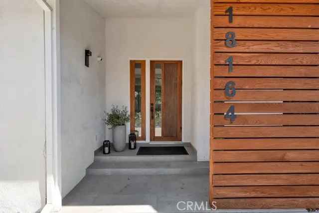 Single-family house For Sale in 18164, Chardon Circle, Los Angeles, California