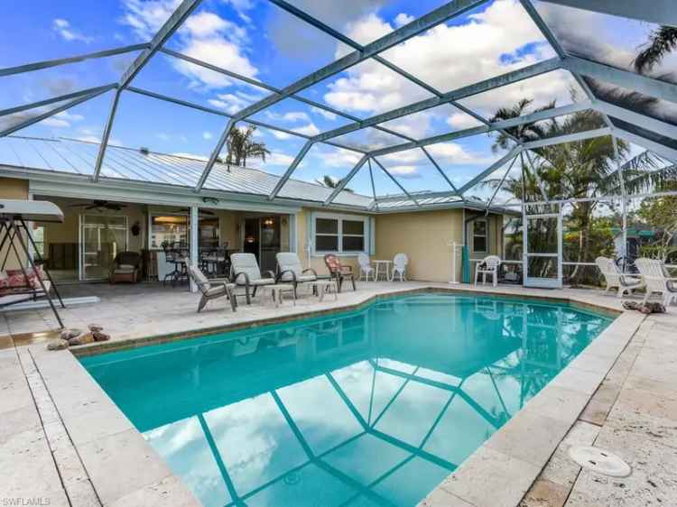 Single-family house For Sale in 1660, Sandpiper Street, Naples, Florida