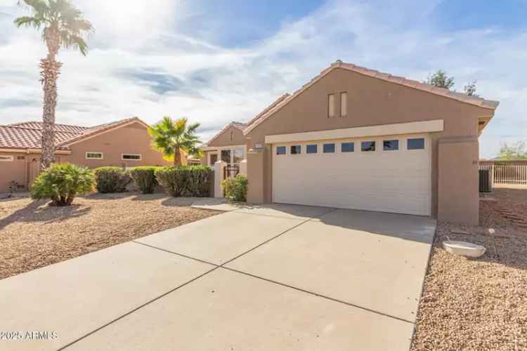 Single-family house For Sale in 15451, West Gunsight Drive, Sun City West, Arizona