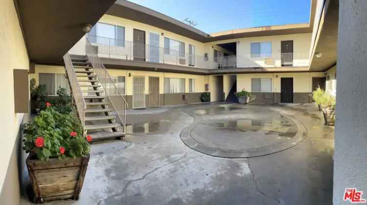 Multi-family house For Sale in Los Angeles, California