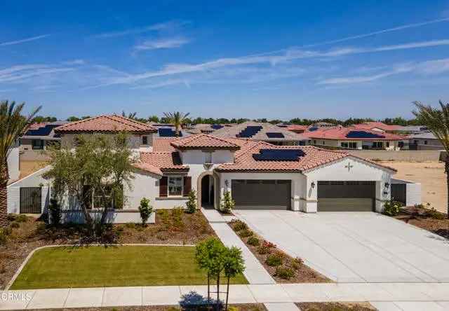 Single-family house For Sale in Bakersfield, California