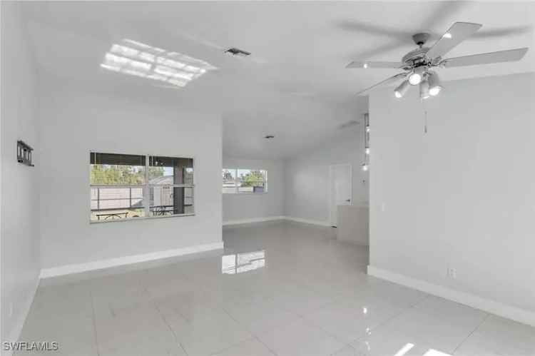 Single-family house For Sale in 215, Northwest 15th Terrace, Cape Coral, Florida