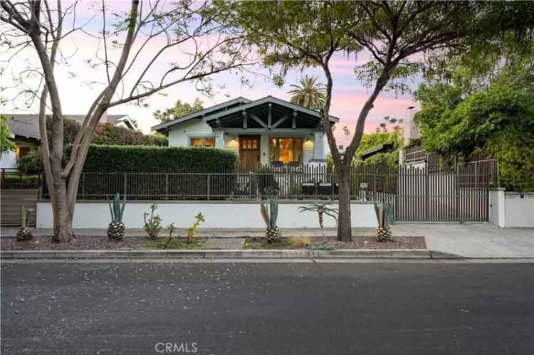 Multi-family house For Sale in 6067, Harold Way, Los Angeles, California