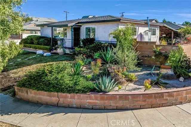 Single-family house For Sale in 12832, Willard Street, Los Angeles, California