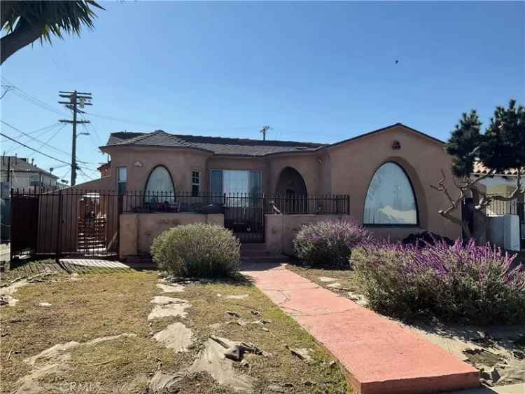 Single-family house For Sale in Los Angeles, California