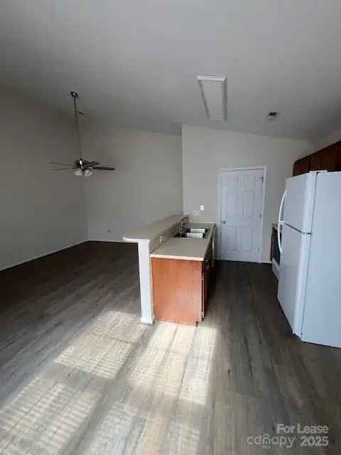 3 Bedroom 2 Bath Duplex for Rent Near Downtown