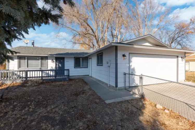 Single-family house For Sale in 414, North 4th West Street, Mountain Home, Idaho