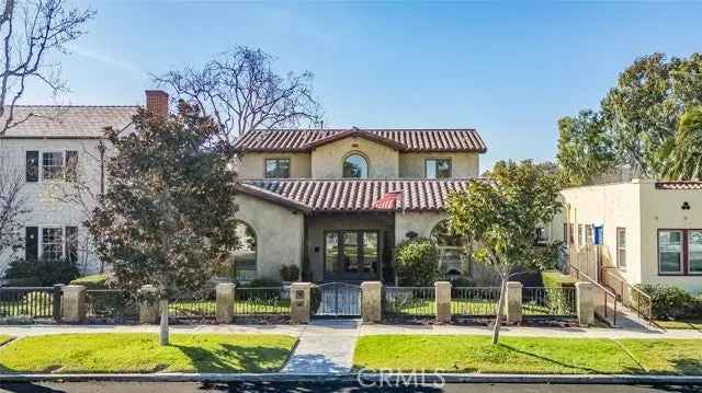 Single-family house For Sale in 829, Main Street, Huntington Beach, California