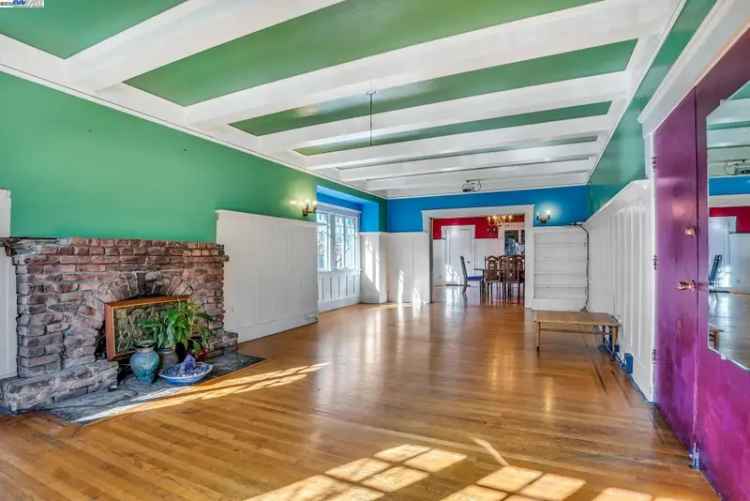 Single-family house For Sale in 227, Orange Street, Oakland, California