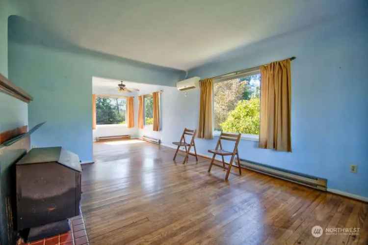 Single-family house For Sale in Washington