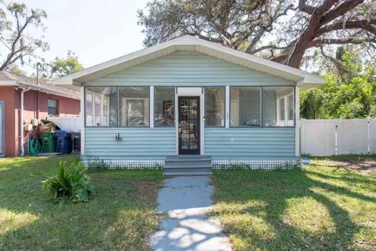 Single-family house For Sale in 3405, East 33rd Avenue, Tampa, Florida