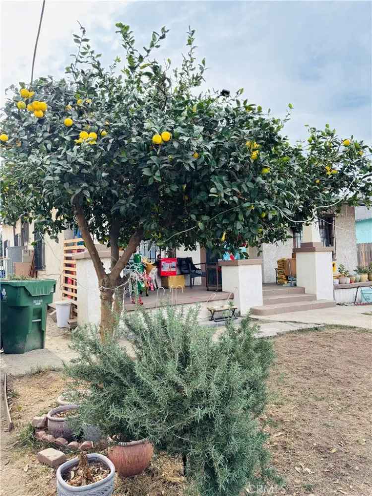 Single-family house For Sale in 1534, East 47th Street, Los Angeles, California